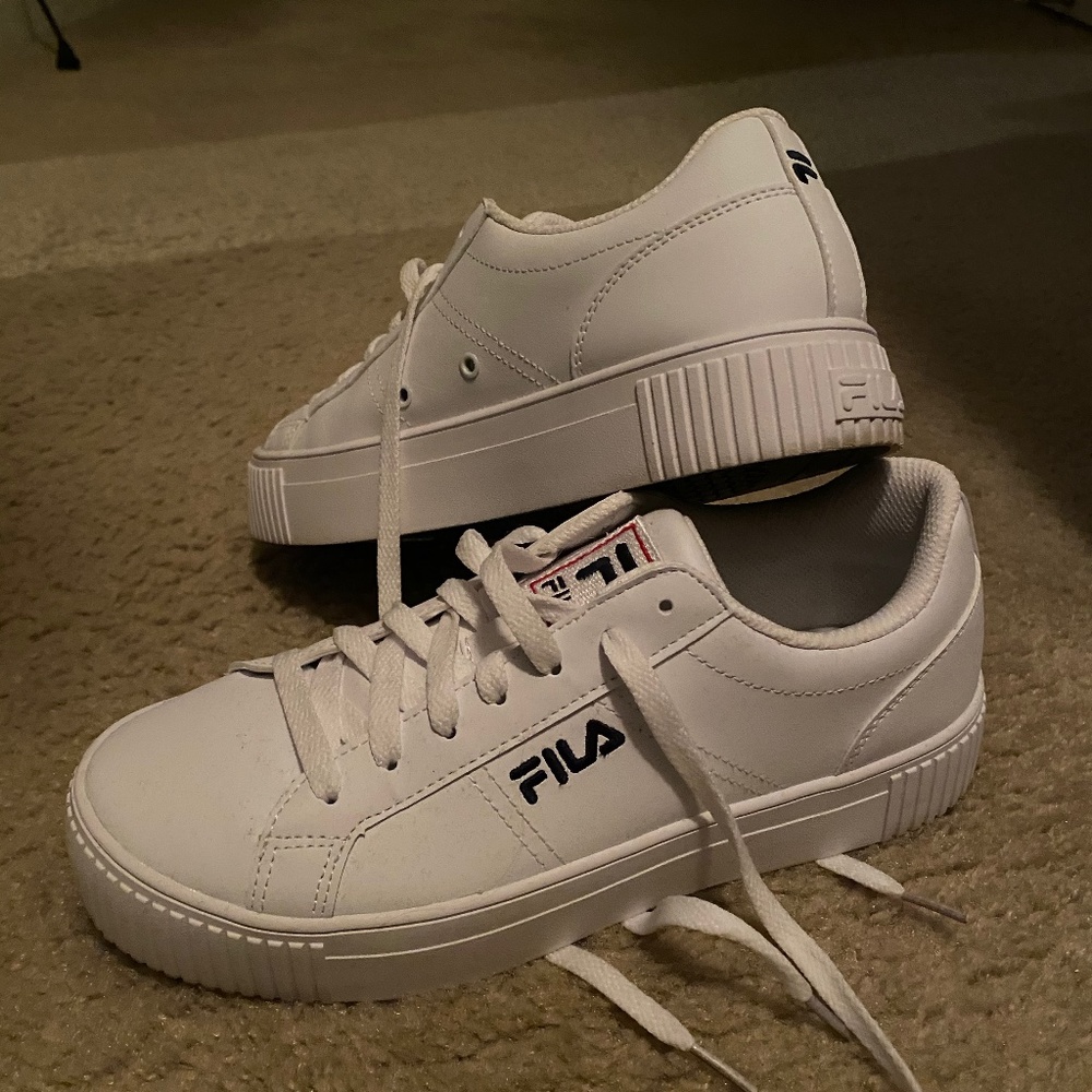 PLATFORM WHITE SNEAKERS - FILA